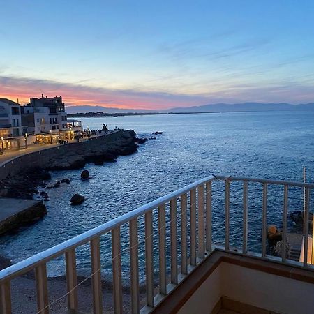 Port De'N Perris Lägenhet L' Escala Exteriör bild